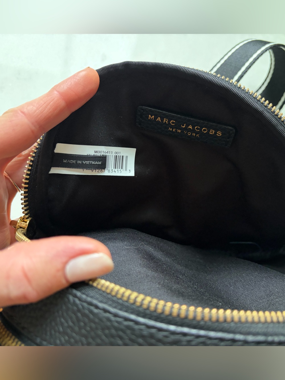 Marc Jacobs The Rewind Oval Crossbody Bag Pebbled Black Pebbled Leather - Picture 6 of 8